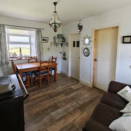 Teach Róisin-traditional Irish In Head.