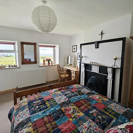 Casa de Férias Teach Róisin-traditional Irish In Head. *