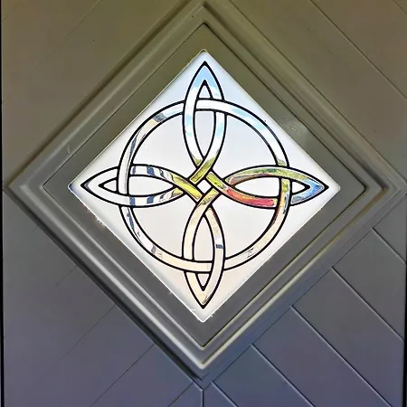 Casa de Férias Teach Róisin-traditional Irish In Head. Malin