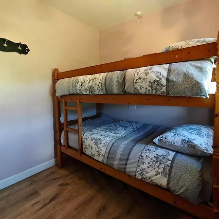 Teach Róisin-traditional Irish In Head. Malin